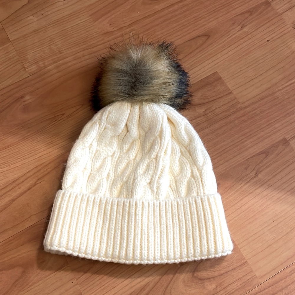 New never worn womens hat